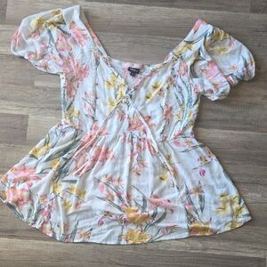 Torrid White and Pink Floral Puff Short Sleeve Peasant Style Blouse